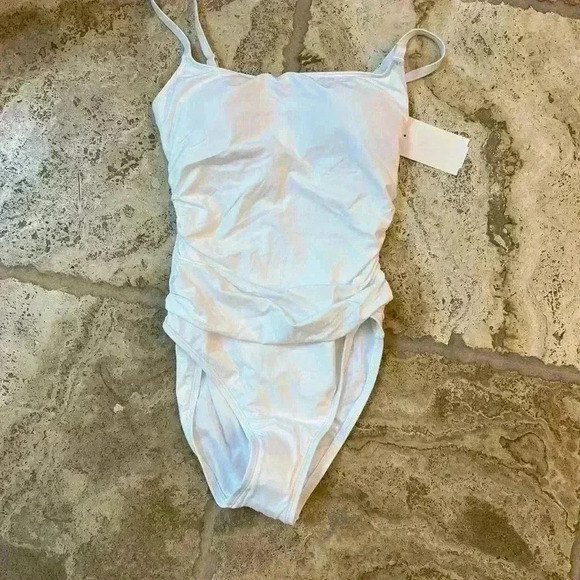 NWT La Blanca Island Goddess One-Piece Swimsuit white and red size 4 - Picture 8 of 8